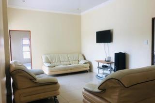 To Let 6 Bedroom Property for Rent in Xanadu North West